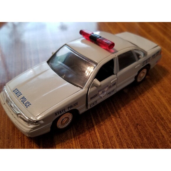 Rhode Island State Police Road Champs die cast police car 1:43 scale - Picture 2 of 9